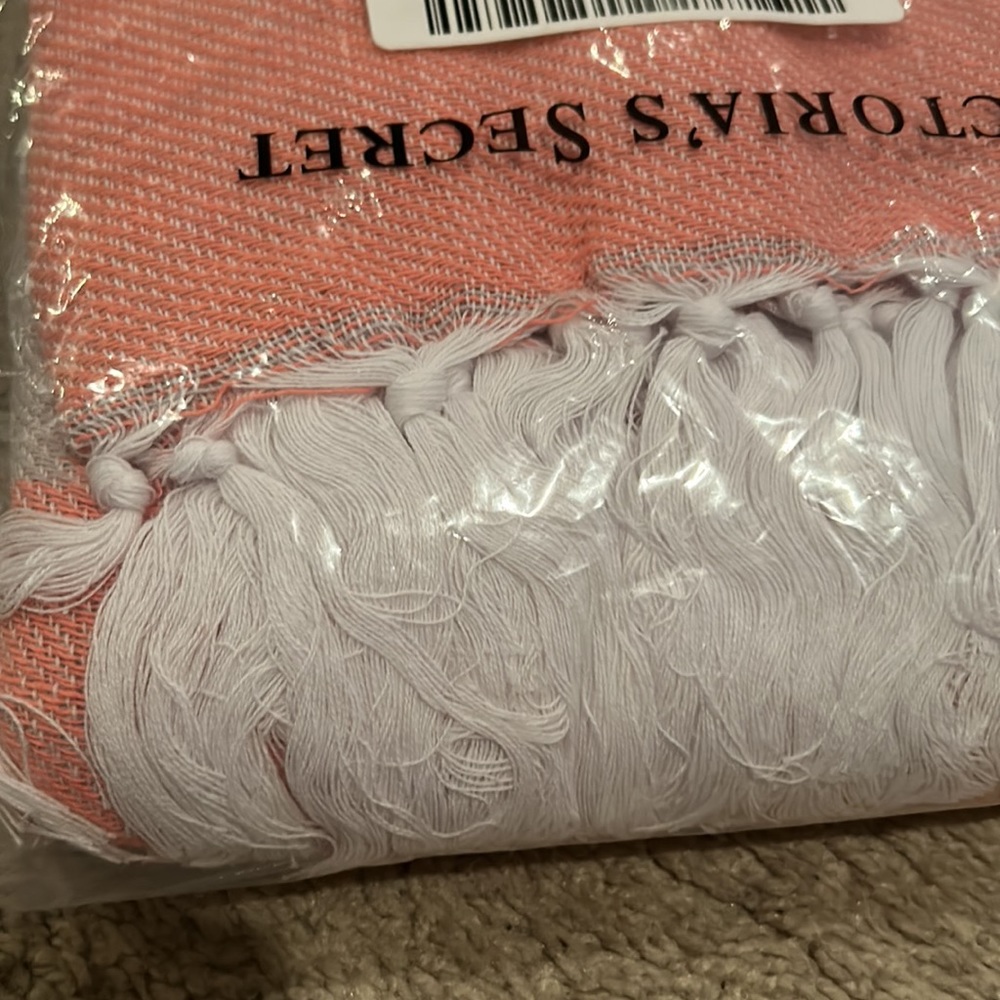 Pink VICTORIA'S SECRET Beach Blanket or Throw 50IN X 60IN - Picture 6 of 8